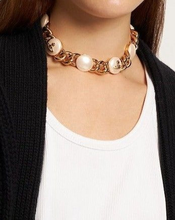 Vivienne Westwood Emmylou necklace in gold - Location
