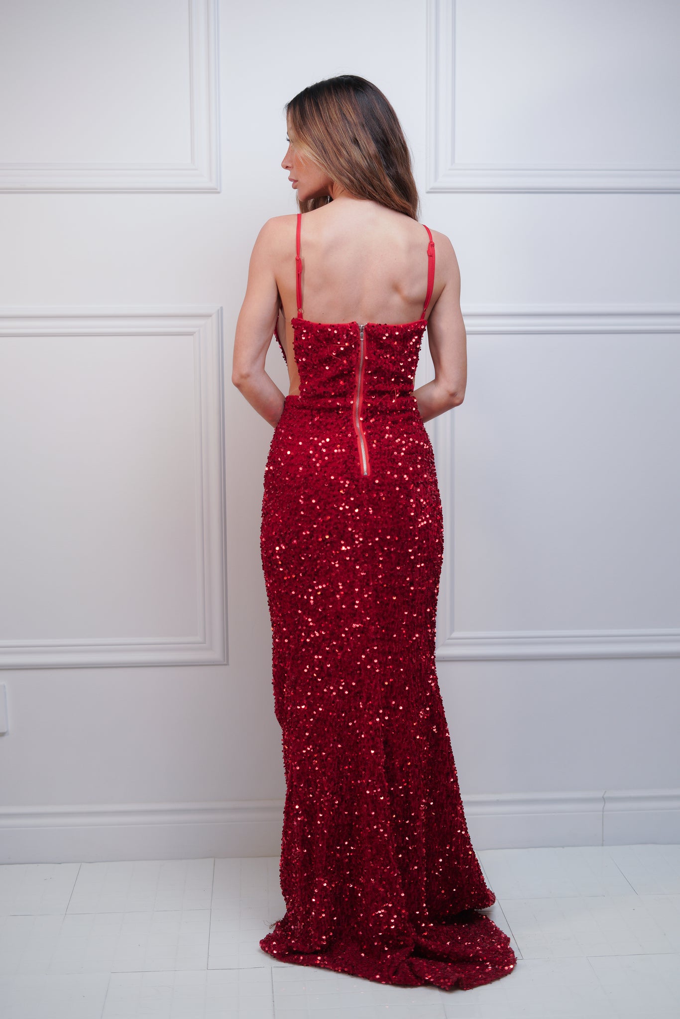 Robe Longue Rouge À Paillettes- Location